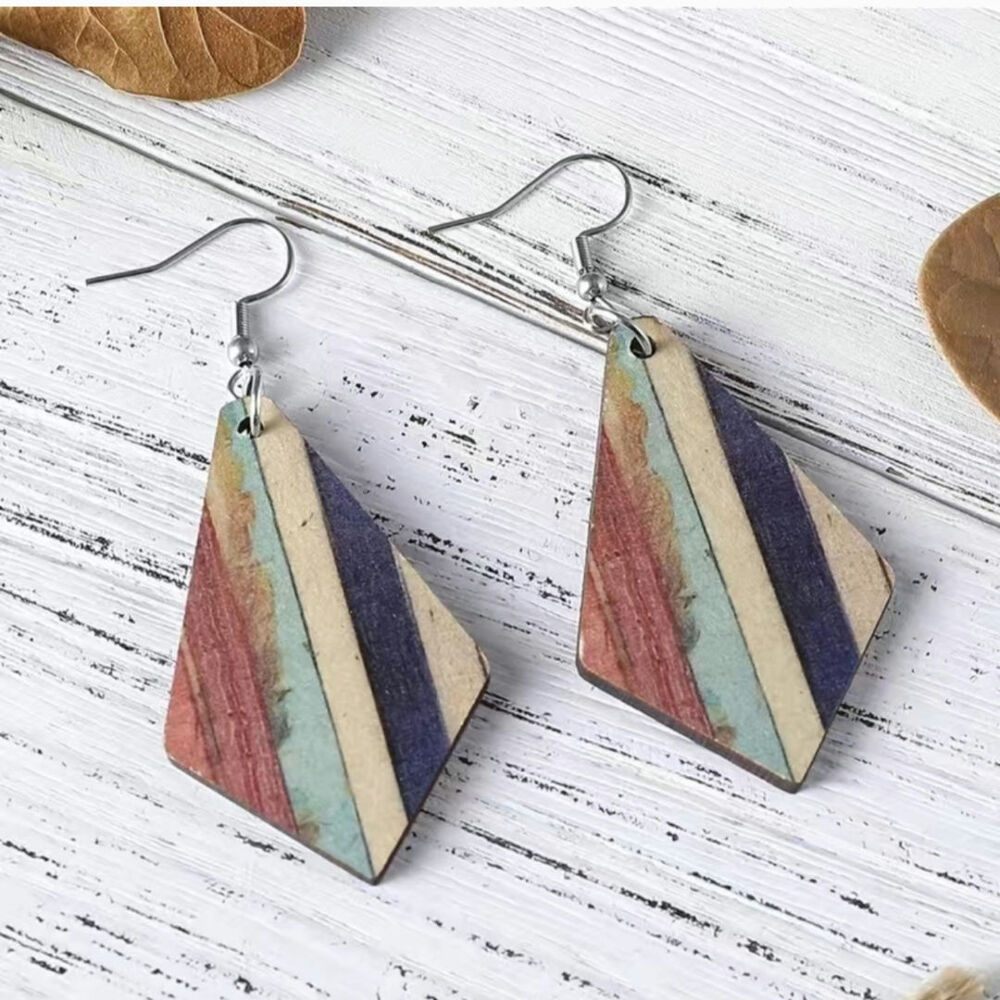 Bohemian diamond shape wood dangle earrings multicolor stripe - Picture 4 of 5